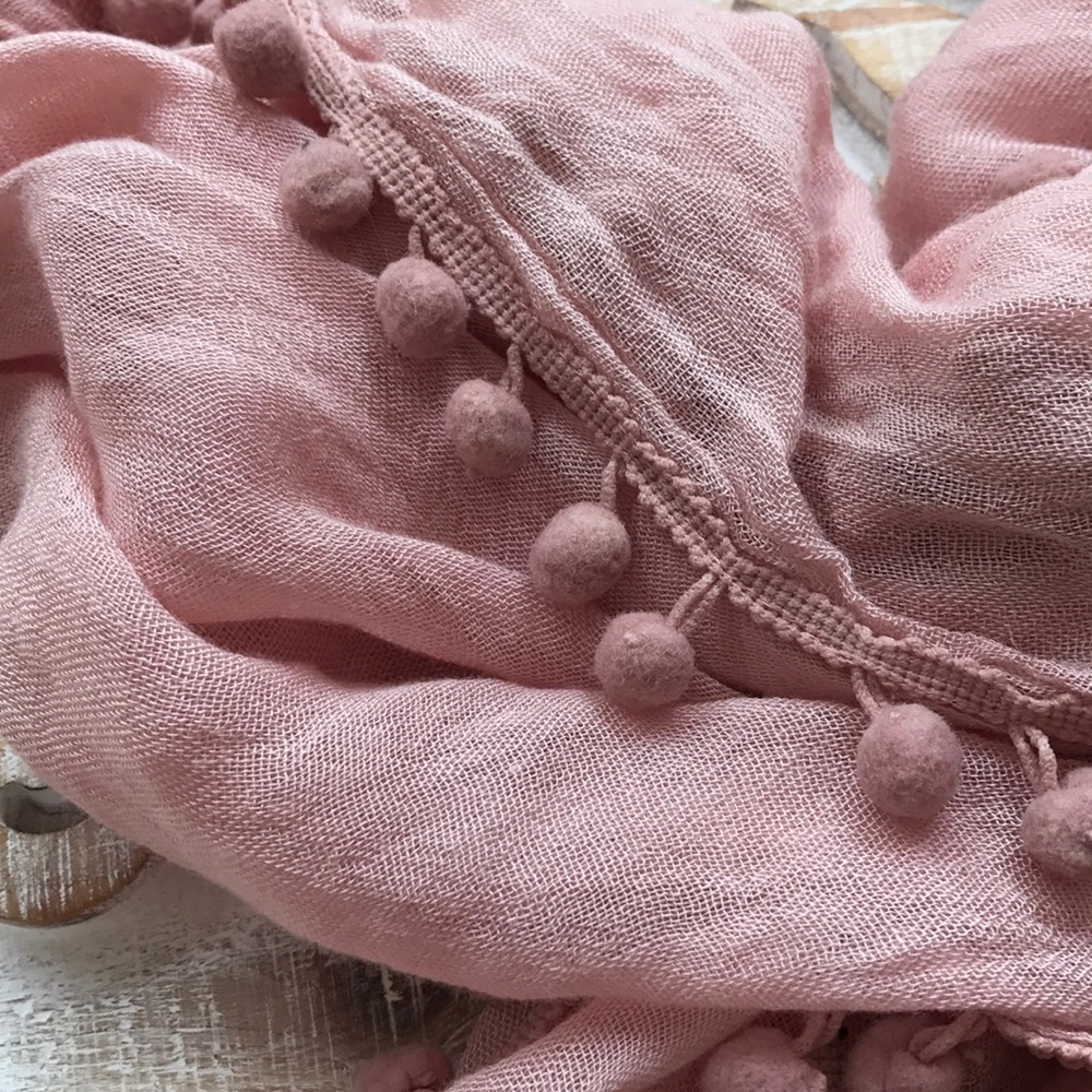 Pink scarf - Picture 2 of 3